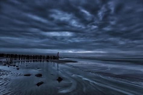 dunkel und einsam  strand foto bild europe benelux landschaft