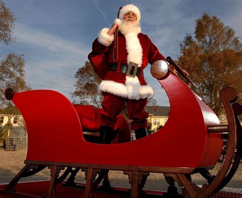 classic sleigh returns  grand rapids santa parade   holiday