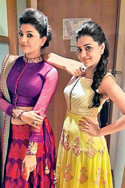 kajal aggarwal poses with sister nisha aggarwal entertainment