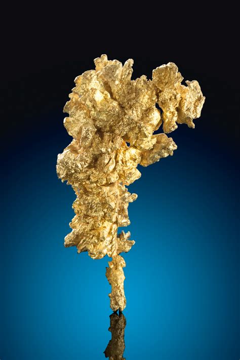 sharp  faceted gold crystal nugget  mariposa county