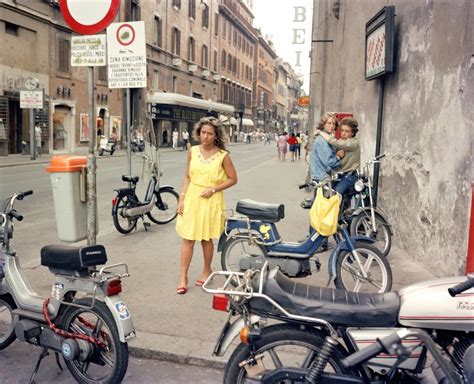 15 wonderful color photographs captured everyday life in italy in the early 1980s ~ vintage everyday
