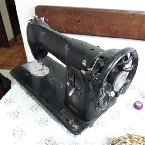 maquina de costura singer antiga pretinha em ponta grossa clasf moda  beleza