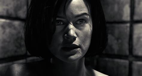Sin City S Carla Gugino Joins The Haunting Of Hill House