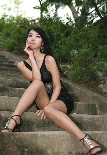 Asian Girl Sex Webcams Cute Korean Race Car Model And