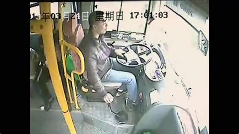 dumpertnl buschauffeur heeft schone onderbroek nodig
