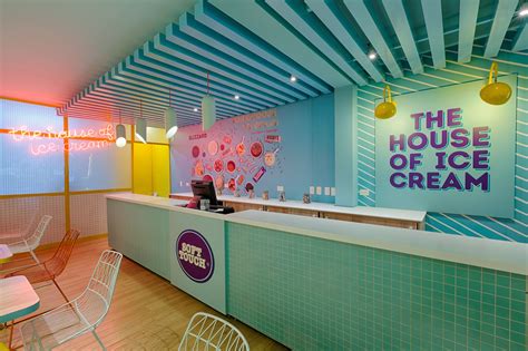 moody neon ice cream parlor tienda de helados disenos de unas