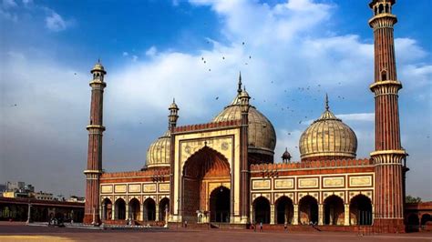beautiful mosques masjids  india   visit