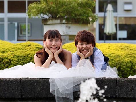 college couple to take wedding photos in 26 countries for