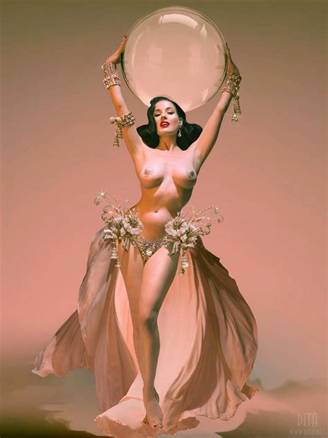 Burlesque Goddess Dita Von Teese Nude Topless And Sexy Pics Scandal