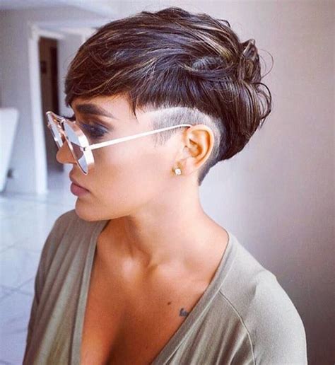 133 Best Women S Pompadours Images On Pinterest Short Hair Hair Cut