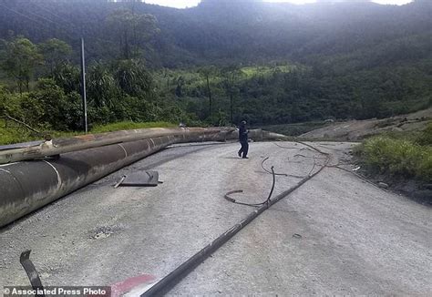 Papua New Guinea Quake Killed At Least 15 Governor Says Daily Mail