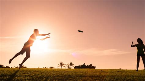 play ultimate frisbee spunout