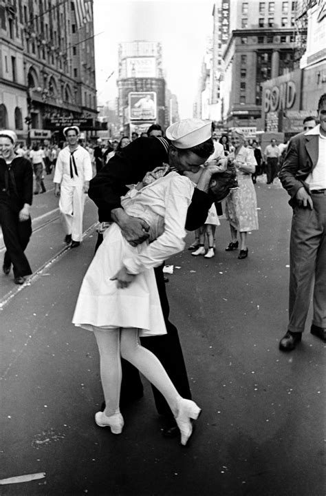 woman featured in iconic wwii times square kiss photo dies