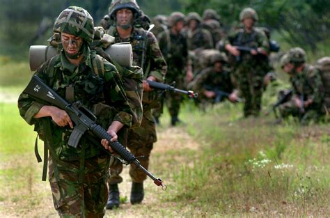 british soldiers photo courtesy national guard medievalistsnet