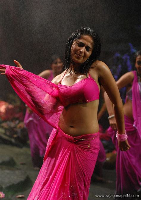 south actress anushka sexy stills collcetion gateway to world cinema