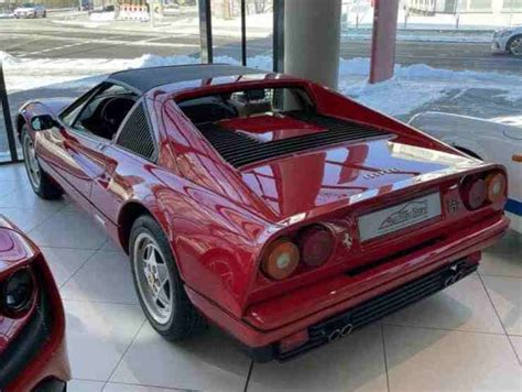 sembra la ferrari  magnum pi ma  tratta  una  gts lesemplare unico  km  su