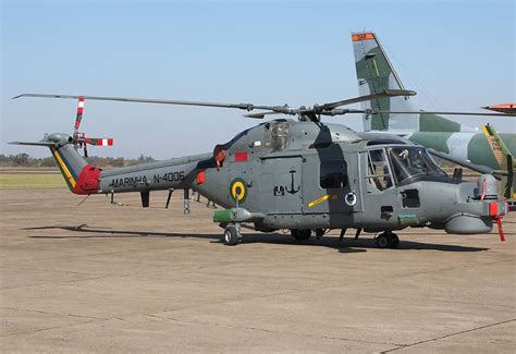 lynx mka brazilian navy   military helicopter helicopter military aircraft
