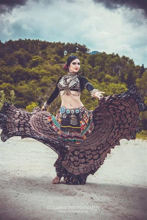 67 best dance group poses images on pinterest belly dance bellydance and tribal fusion