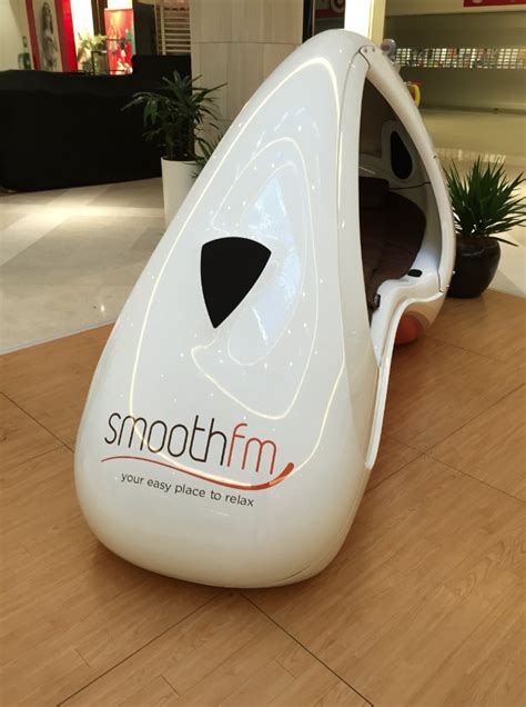 smoothfm relaxes shoppers  pop  relaxation station bt