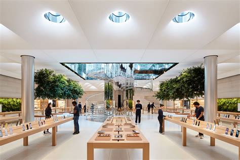 apple unveils  renovated  avenue flagship store curbed ny