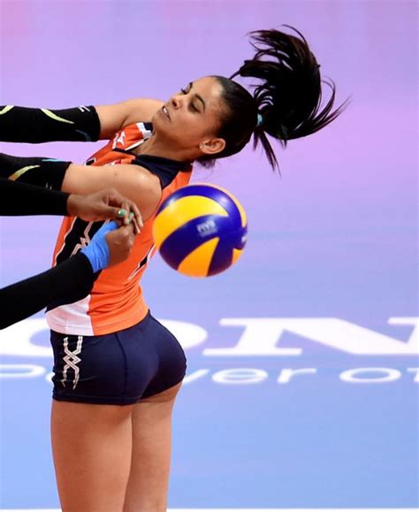 Hot Volleyball Player Winifer Fernandez Is The Newest Internet