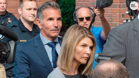 lori loughlin released from prison after serving 2 month sentence