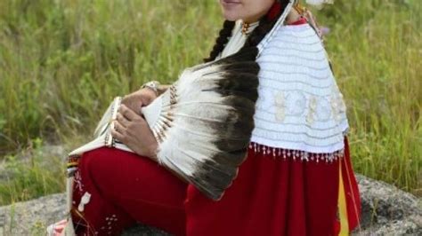 our good deeds woman preserves lakota history through art