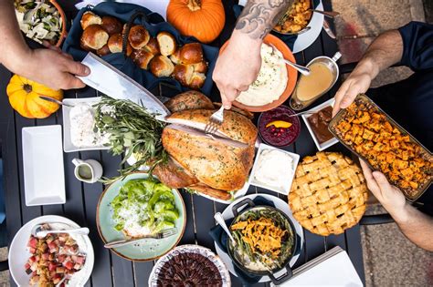 these spots offer thanksgiving dinner for takeout or