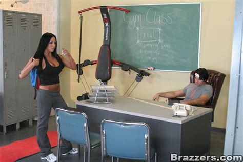 sportive babe with big tits audrey bitoni has sex in the gym