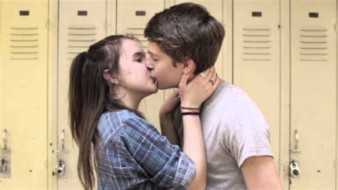 eine 17jährige filmemacherin bittet 8 paare sich zu küssen das ergebnis sie hat junge liebe