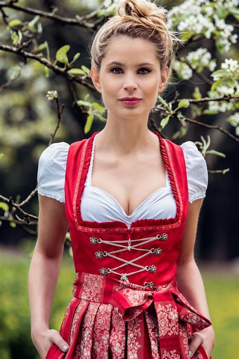 Dirndl Clara Looks Traje Alemão Beleza De Mulher