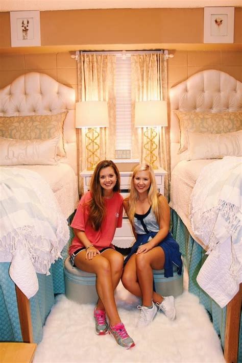 People Can T Get Over This Super Extravagant Dorm Room Ole Miss Dorm