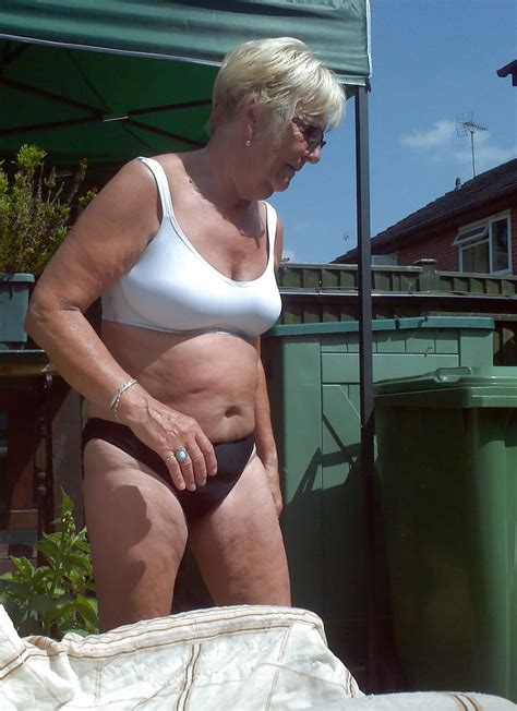 Sexy Granny In Bikini Porn Pictures Xxx Photos Sex Images 3833931