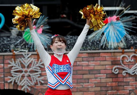rah japanese cheerleaders lift spirits amid pandemic｜arab news japan