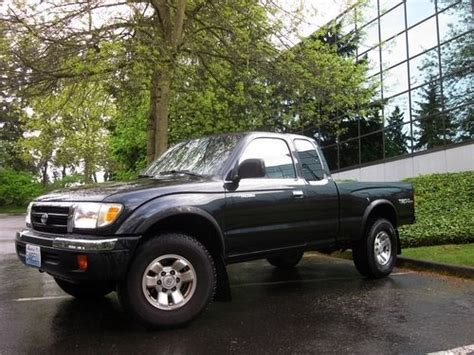 toyota tacoma   door purchase   toyota tacoma pre runner standard cab