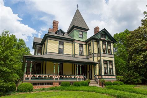 beautiful victorian mansions  sale   world