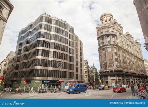 oude gebouwen barcelona redactionele stock foto image  dichtbevolkt