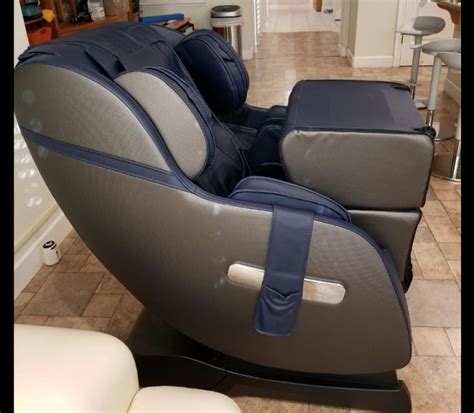 real relax favor  massage chair review massagelyfe