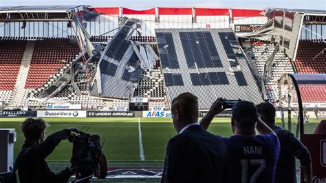 dak az stadion stortte  door lasbreuken acuut risico voor rest van dak rtl nieuws