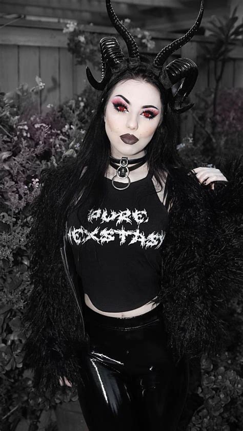 Pin By Jim Mcbriarty On Gothic Hot Goth Girls Goth Beauty Gothic Beauty