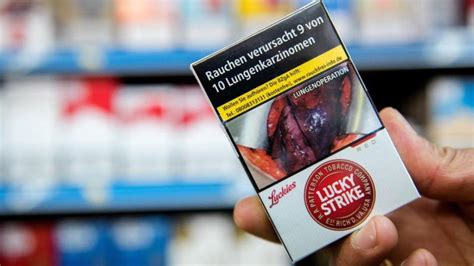 zigaretten produktion schockfotos auf zigarettenpackungen zeigen erste