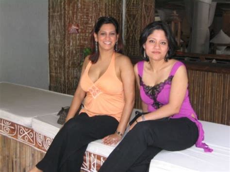 Full Masti Bollywood Sizzling Hot Desi Indian Aunties