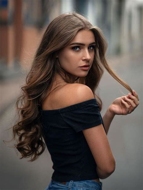 Pietje Puk Adlı Kullanıcının Anna Von Klinski Panosundaki Pin Model