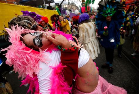 new orleans mardi gras 2014 pictures cbs news