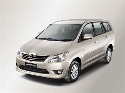 innova facelift launched brochure pics price details