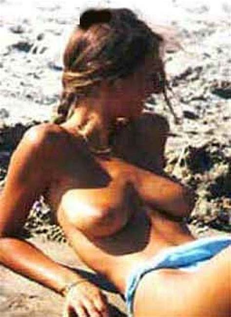 jennifer aniston sexy topless and bikini paparazzi photos pichunter
