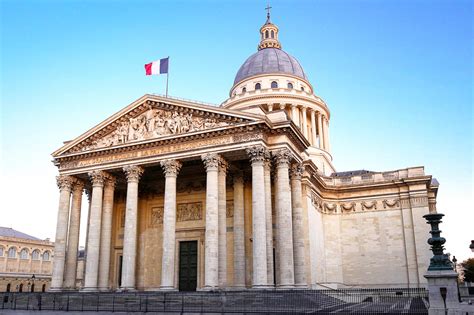 monumentos imperdiveis de paris  voce deve colocar  seu roteiro