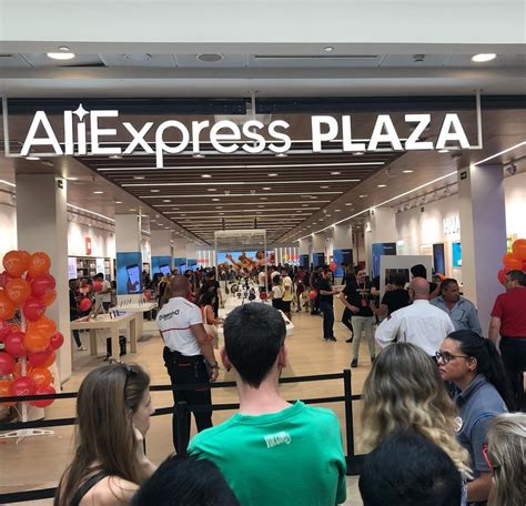 la primera tienda de aliexpress en espana recibe   visitantes en su inauguracion