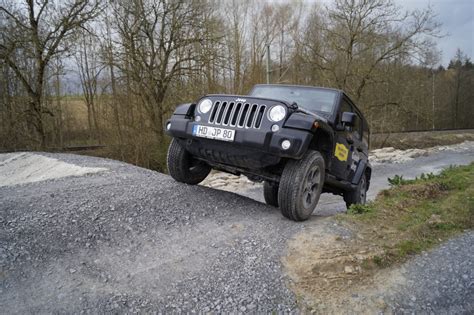 jeep wrangler rubicon unlimited fahren jfe markom offroad gelaendefahrschule