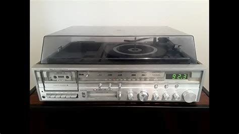 Vintage Early 1980s J C Penney Stereo With Turntable Cassette Player